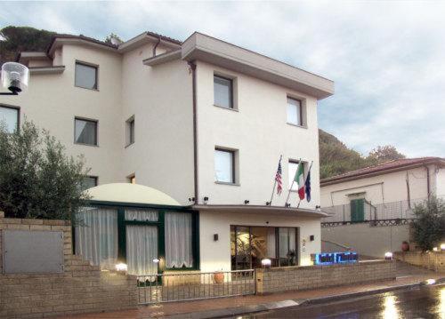 מונטלופו פיורנטינו Hotel I' Fiorino מראה חיצוני תמונה