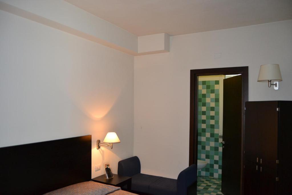 מונטלופו פיורנטינו Hotel I' Fiorino חדר תמונה